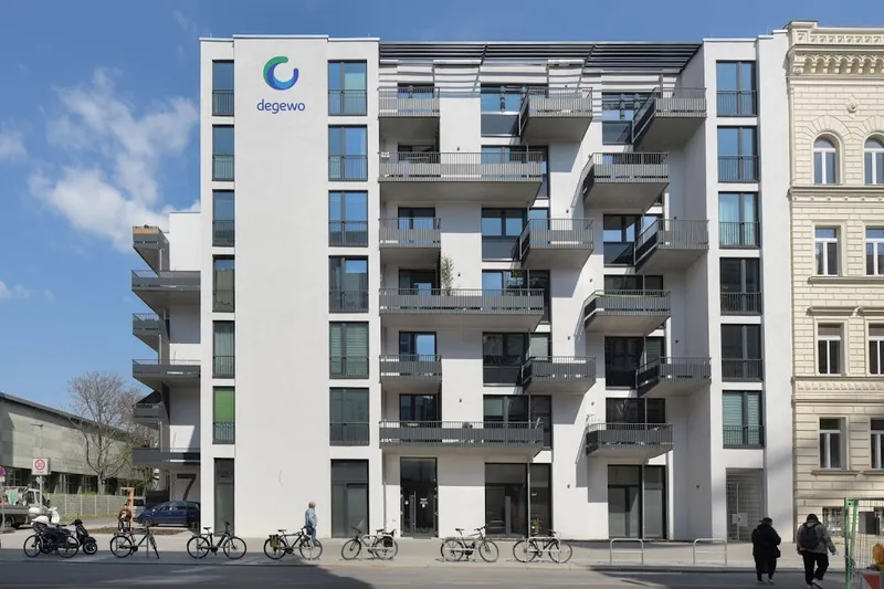Singlewohnung in zentraler Lage - Nachmieter im Neubau zum 01.10. gesucht — photo 1